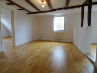 Anzeigenbild: 2-Zimmer-Wohnung mit offener Küche und Parkett – Ortsmitte Stammheim