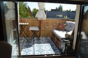 Anzeigenbild: Zimmer zur Zwischenmiete im September mit eigenem Balkon/Bad
