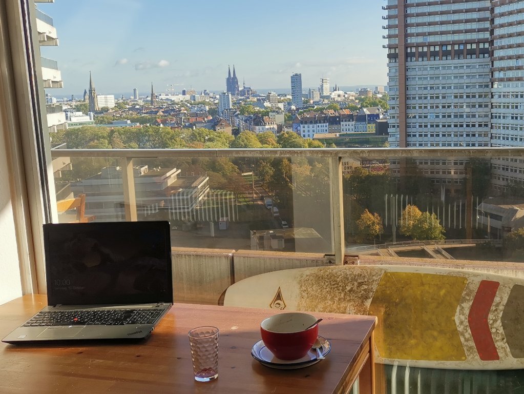 WG-Zimmer Sülz Luxemburger Str. 124 - Blick vom Schreibtisch