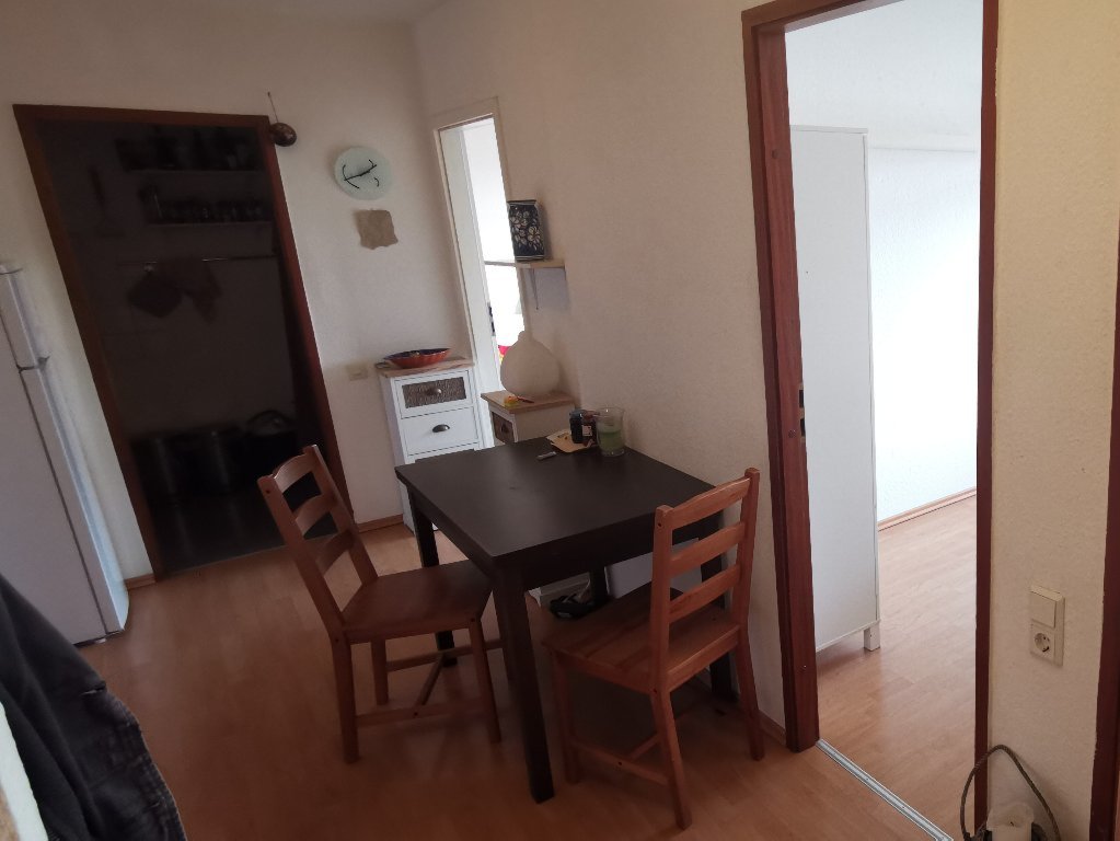 WG-Zimmer Sülz Luxemburger Str. 124 - Tisch für dich und zum gemeinsamen Essen
