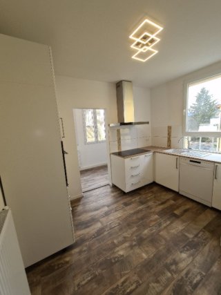 Imagen del anuncio: Toll saniertes, helles Zimmer (2. OG Zi. 2) mit großem begehbarem Kleiderschrank in schickem Altbau in zentraler Lage