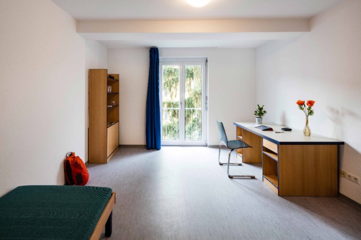 Habitación en WG Göppingen Hauffstraße 20-27 - Möbliertes Einzelzimmer
