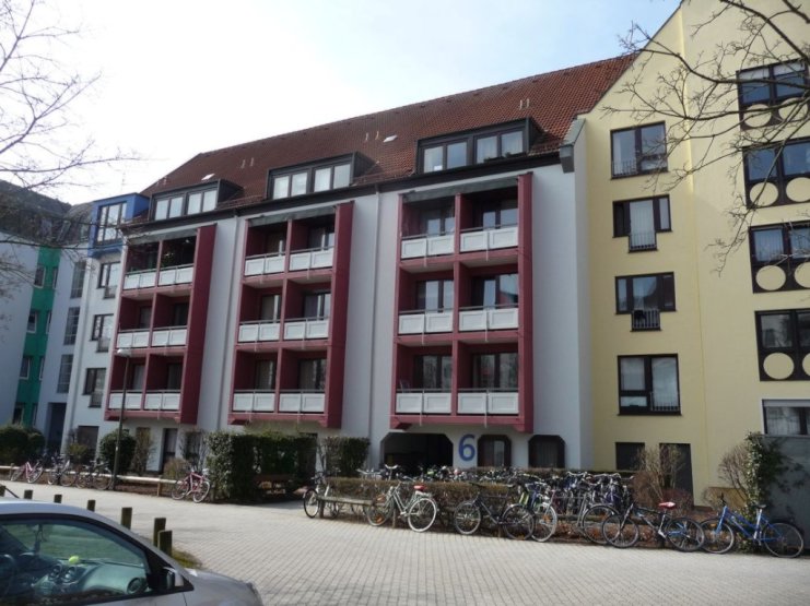 Schönes Zimmer Appartement voll möbliert mit Balkon in Erlangen Zentrum ...