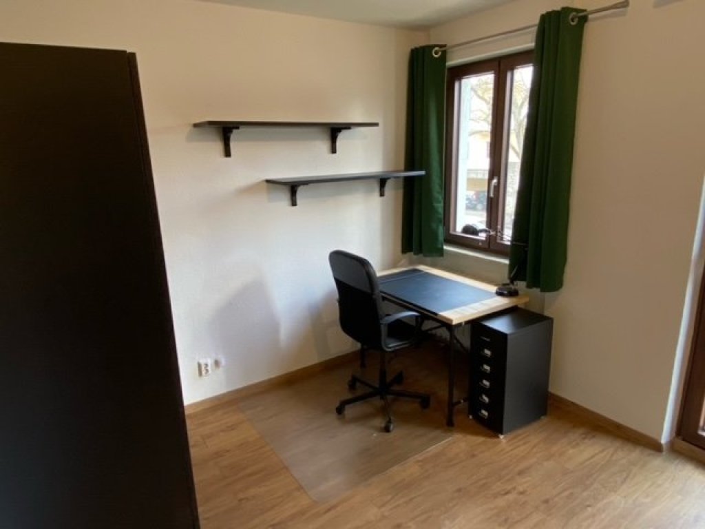 WG-Zimmer Frauenland Greisingstr. 17 - Neu renoviert- und möbliertes Zimmer