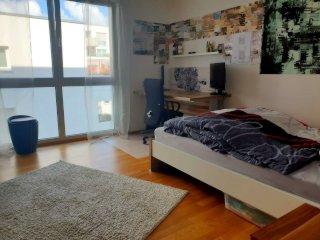 Imagen del anuncio: Modernes Zimmer (möbliert/ unmöbliert) in 3er-WG, top Lage, Flugfeld Böblingen