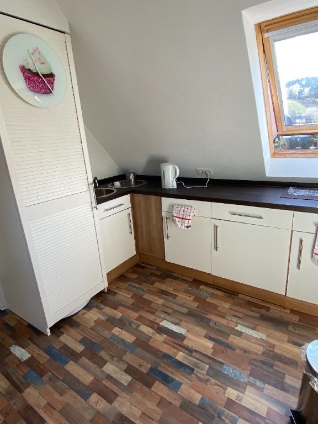 Helle voll möblierte 1 Zimmer Wohnung in Stuttgart Ost – Schurwaldstr. 61, 70186 Stuttgart Stuttgart – Vorschaubild 5