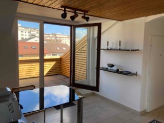 Anzeigenbild: WG - Zimmer in heller DG Wohnung -möbliert- ideal für Rechtspfleger- und Gerichtsvollzieher-/ Studenten/innen!