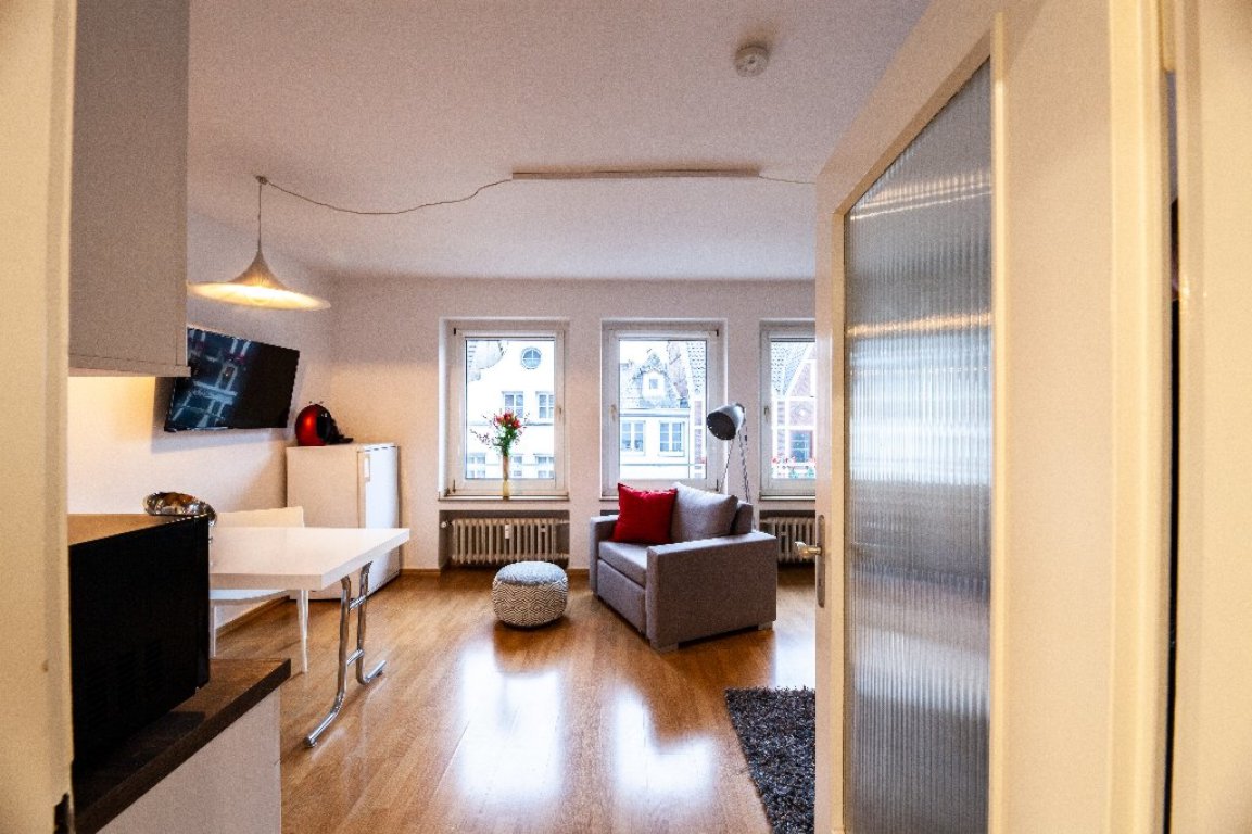 Smarte und helle City-Loge mitten in der Düsseldorfer Altstadt – 40213 Düsseldorf Altstadt – Vorschaubild 13