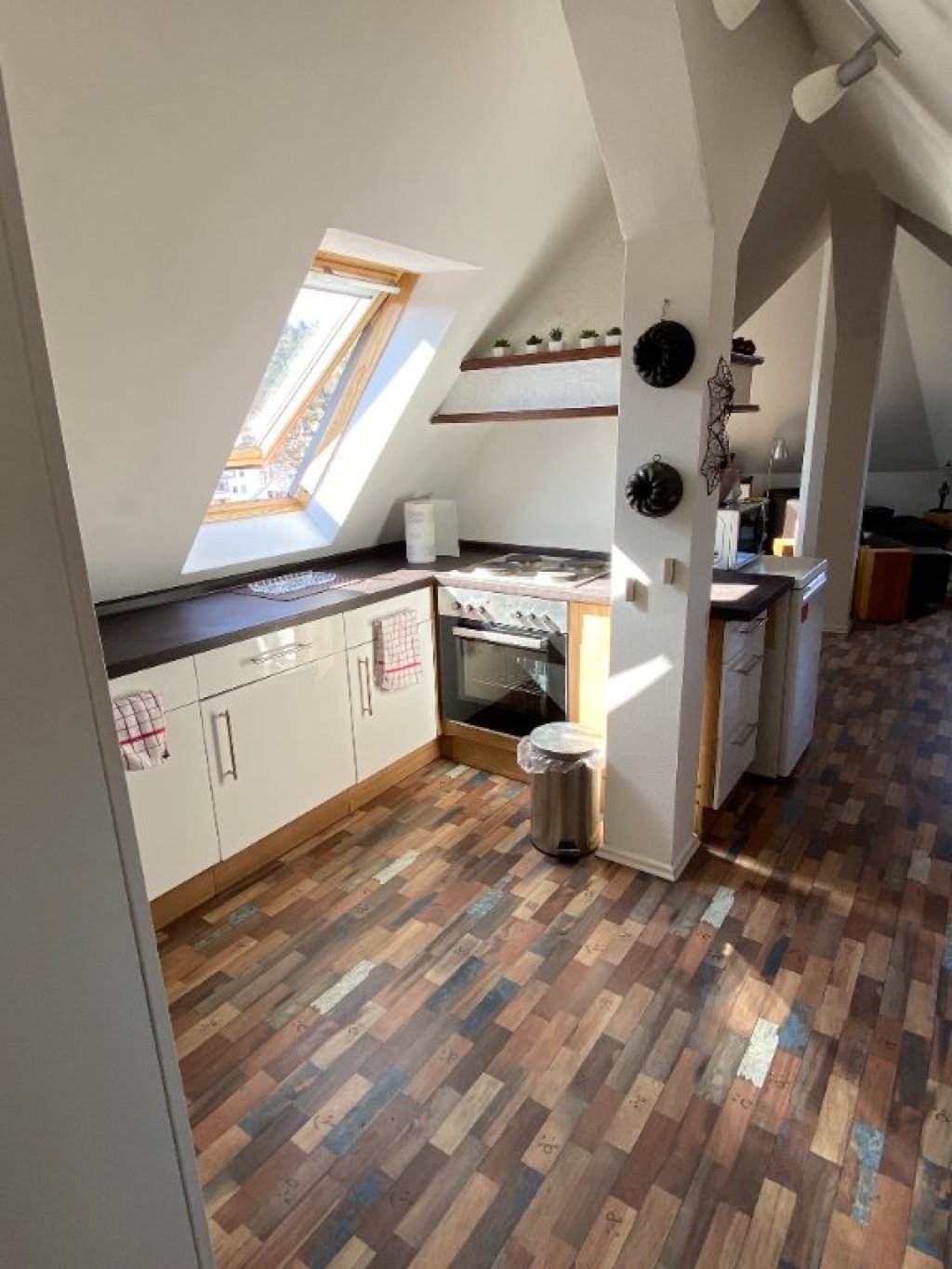 Helle voll möblierte 1 Zimmer Wohnung in Stuttgart Ost – Schurwaldstr. 61, 70186 Stuttgart Stuttgart – Vorschaubild 4
