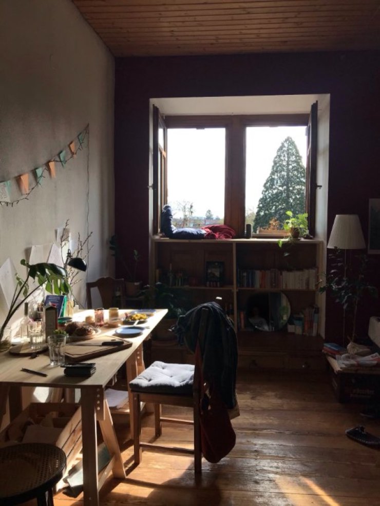 Zimmer mit hoher Decke und schöner Aussicht in der Wiehre