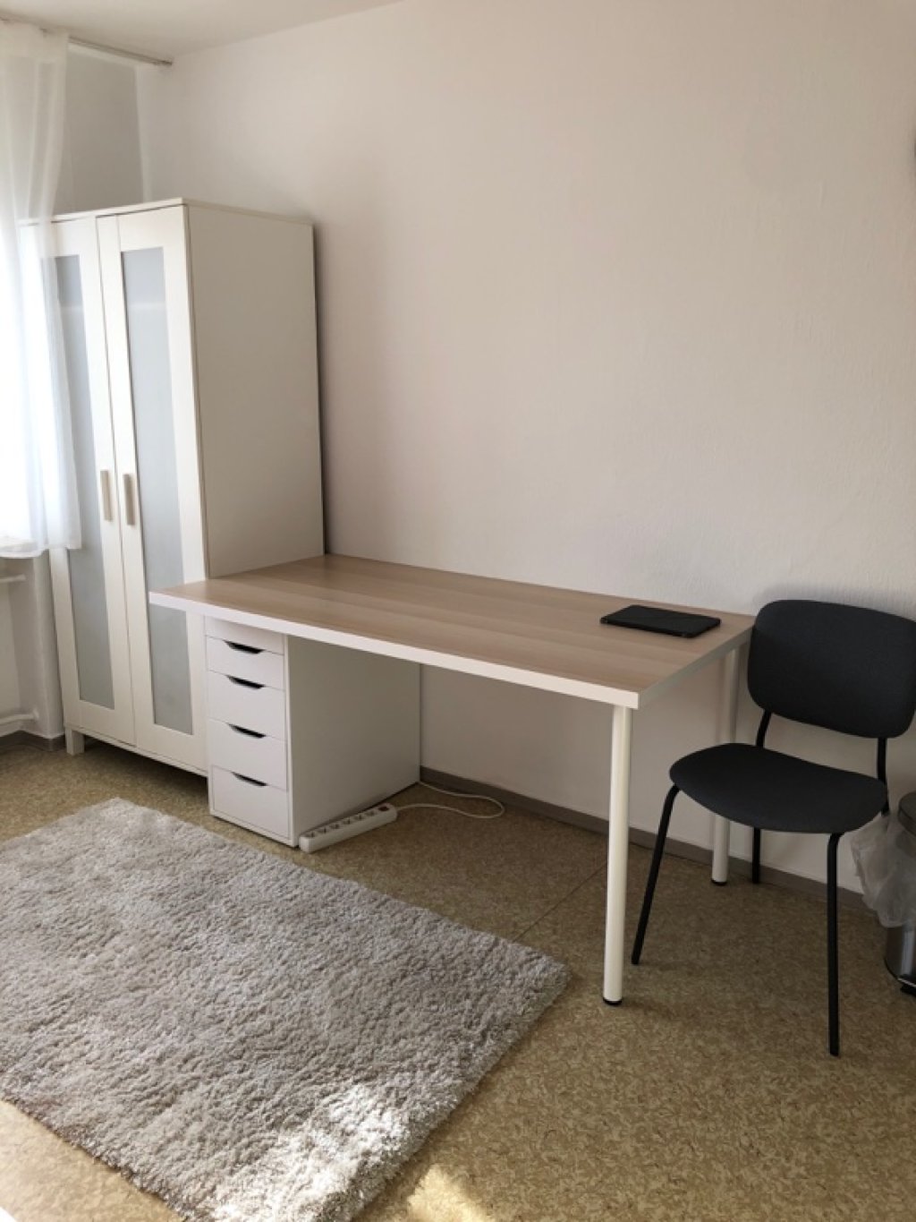 1-Zimmer-Wohnung mit Bad, Möbel und Einbauküche – 97072 Würzburg Altstadt – Vorschaubild 2