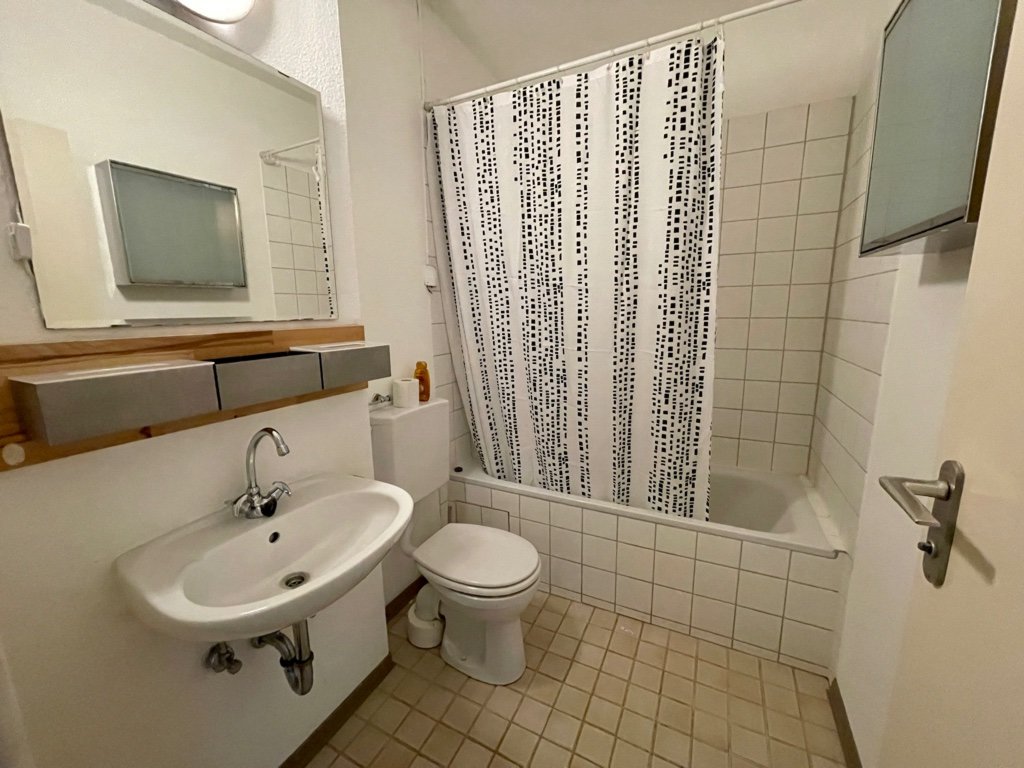 300m zur Uni - Wohnen in der City (teil-/möbliertes 1 Zi Appartement am Paradeplatz) – 68159 Mannheim Quadrate – Vorschaubild 2