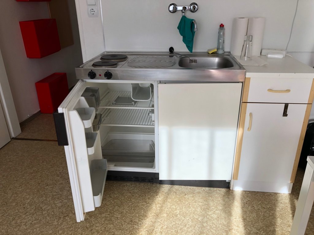 1-Zimmer-Wohnung mit Bad, Möbel und Einbauküche – 97072 Würzburg Altstadt – Vorschaubild 9