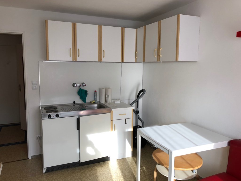 1-Zimmer-Wohnung mit Bad, Möbel und Einbauküche – 97072 Würzburg Altstadt – Vorschaubild 8