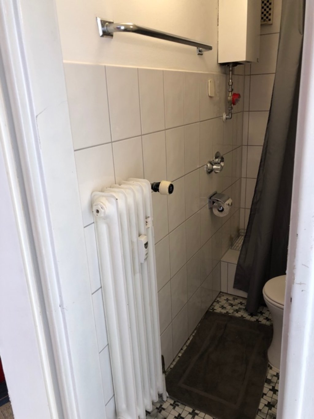 1-Zimmer-Wohnung mit Bad, Möbel und Einbauküche – 97072 Würzburg Altstadt – Vorschaubild 16