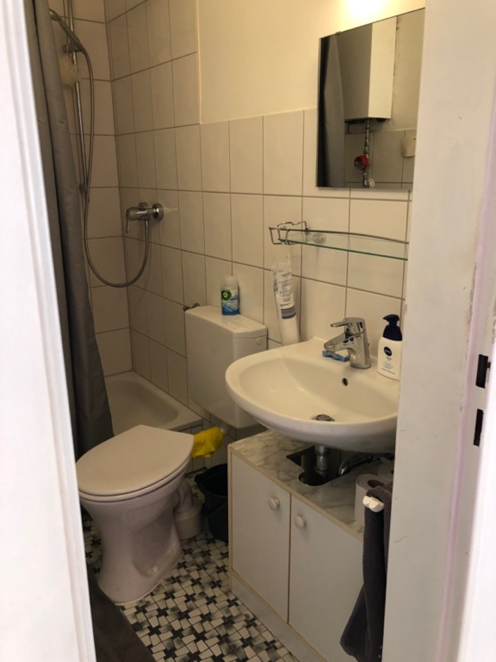 1-Zimmer-Wohnung mit Bad, Möbel und Einbauküche – 97072 Würzburg Altstadt – Vorschaubild 18