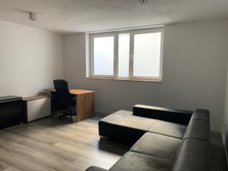 Anzeigenbild: teilmöbliertes Zimmer