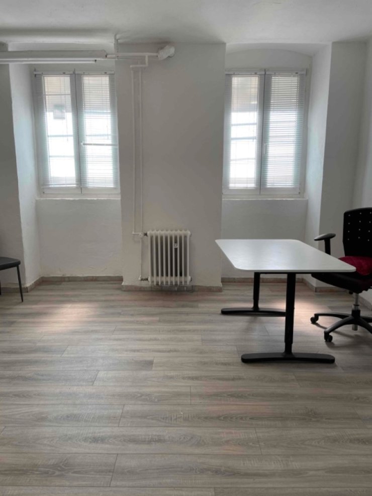Gute Lage - Möbliertes Büro 3 Zimmer mit Dusche in Moabit - ohne
