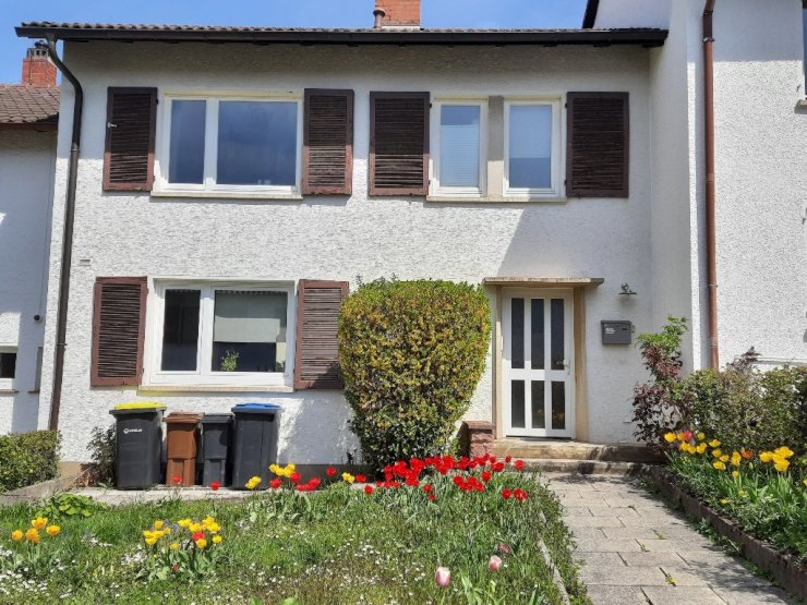 Große WG in schönen Familienhaus eigener Garten in ruhiger Lage, sehr