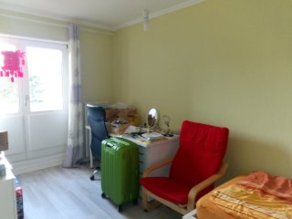 Anzeigenbild: möbliertes 12qm Zimmer in guter, ruhiger Lage nicht weit (8min.) zum S-Bahnhof und zu Supermärkten