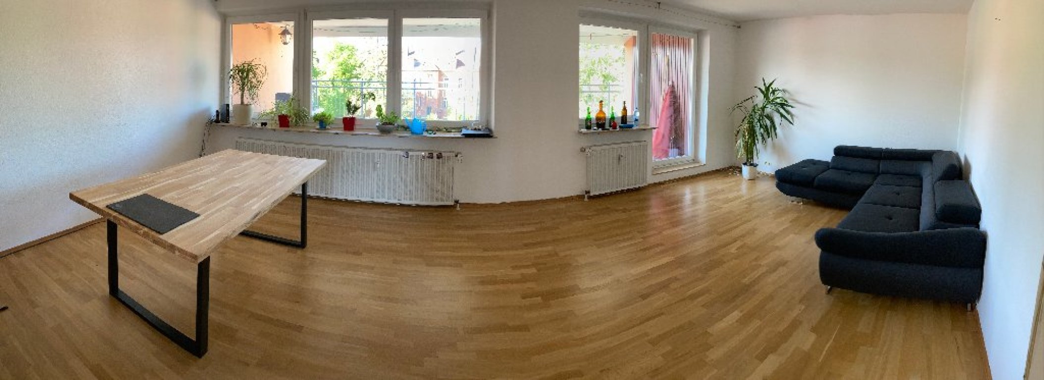 WG-Zimmer Innenstadt Schillerstr 0 - Wohnzimmer mit Essbereich (anklicken für Vollansicht)
