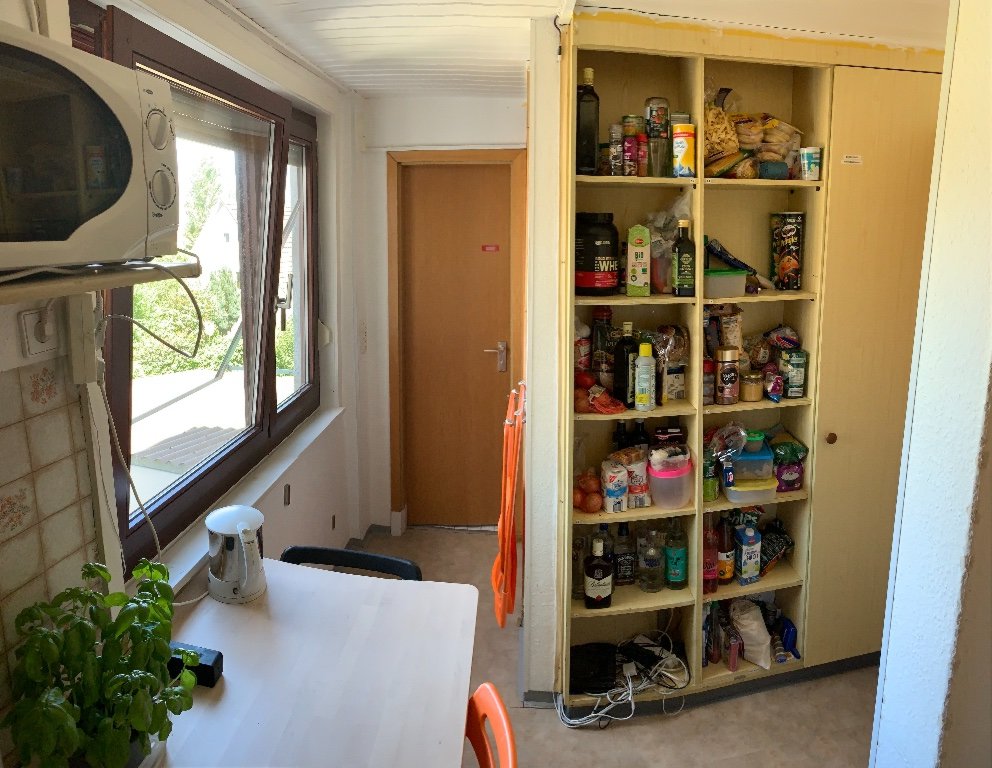 Habitación en WG Obertürkheim Quittengasse 11 - Küche mit Fenster