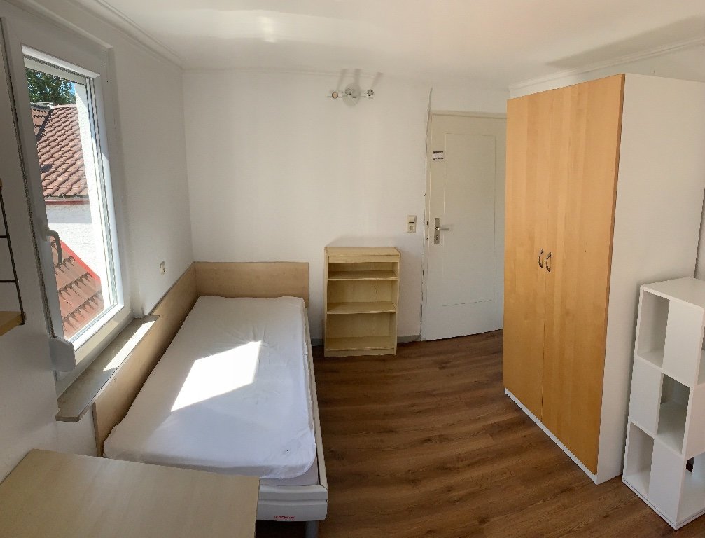 Habitación en WG Obertürkheim Quittengasse 11 - Zum Zimmereingang
