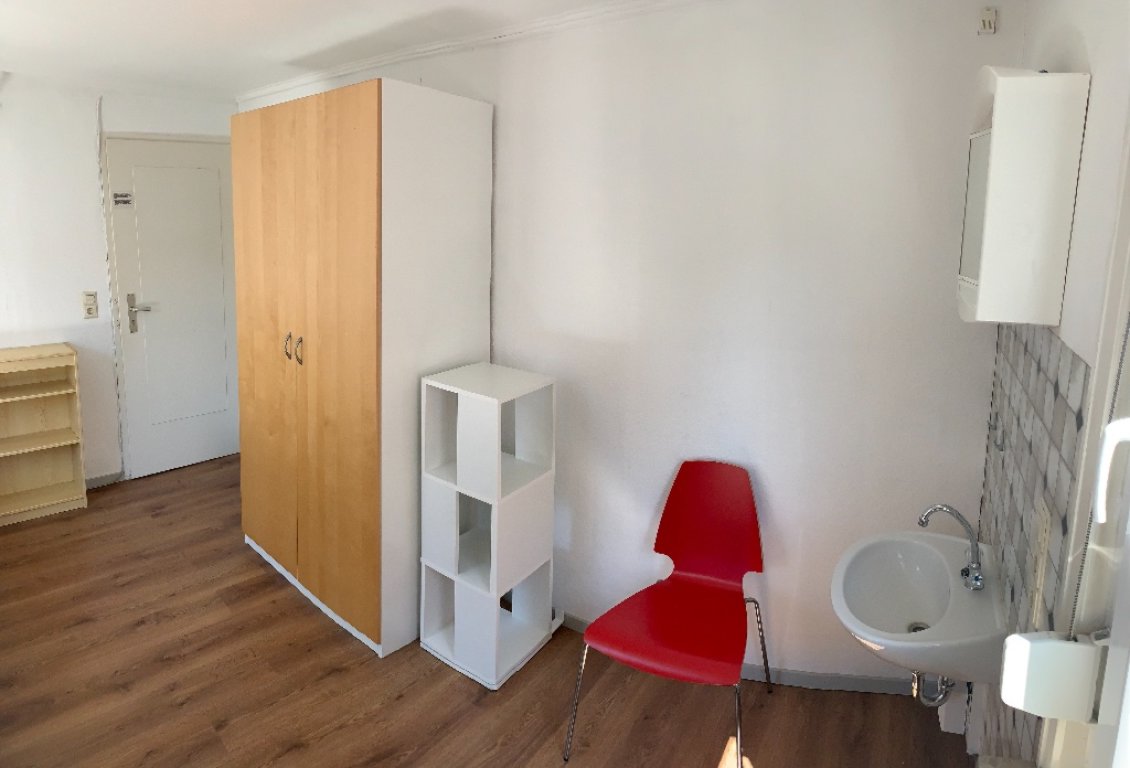 Habitación en WG Obertürkheim Quittengasse 11 - Zum Zimmereingang