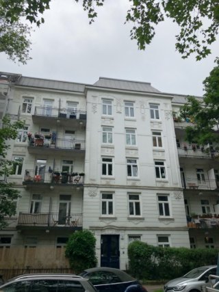 Schöne 2 Zimmer Wohnung mit Balkon in zentraler Lage