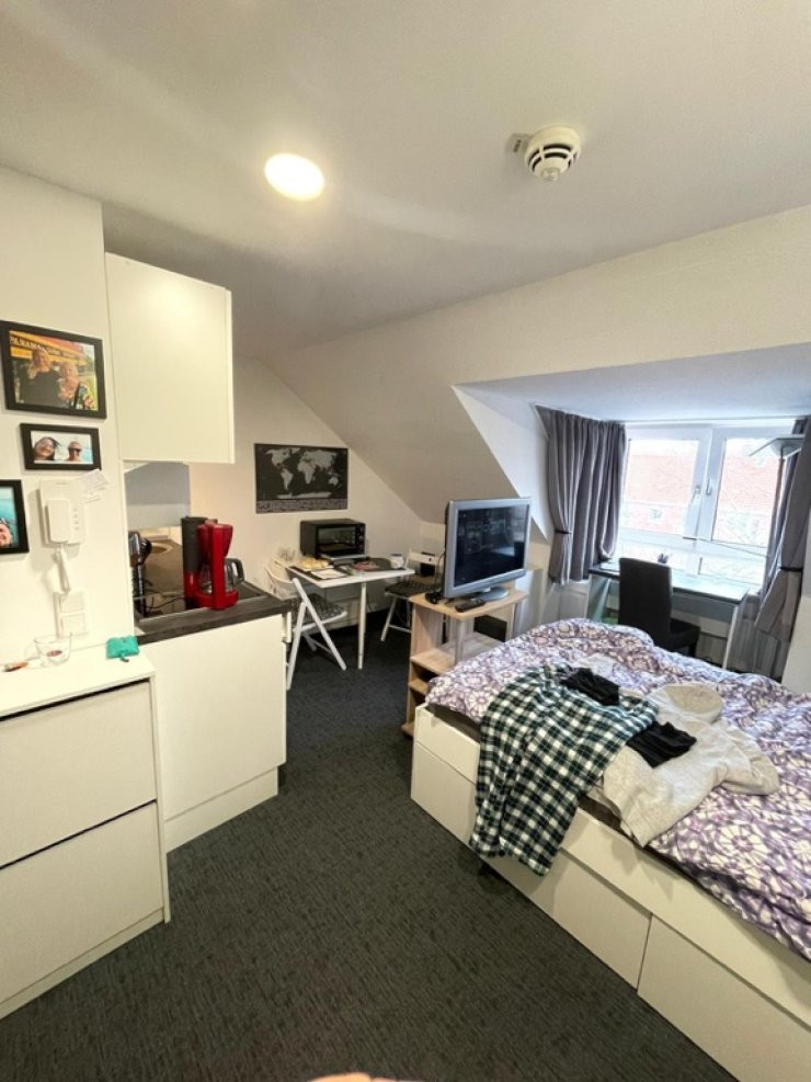 Nachmieter für möbliertes Zimmer im Studentenwohnheim gesucht - 1 ...