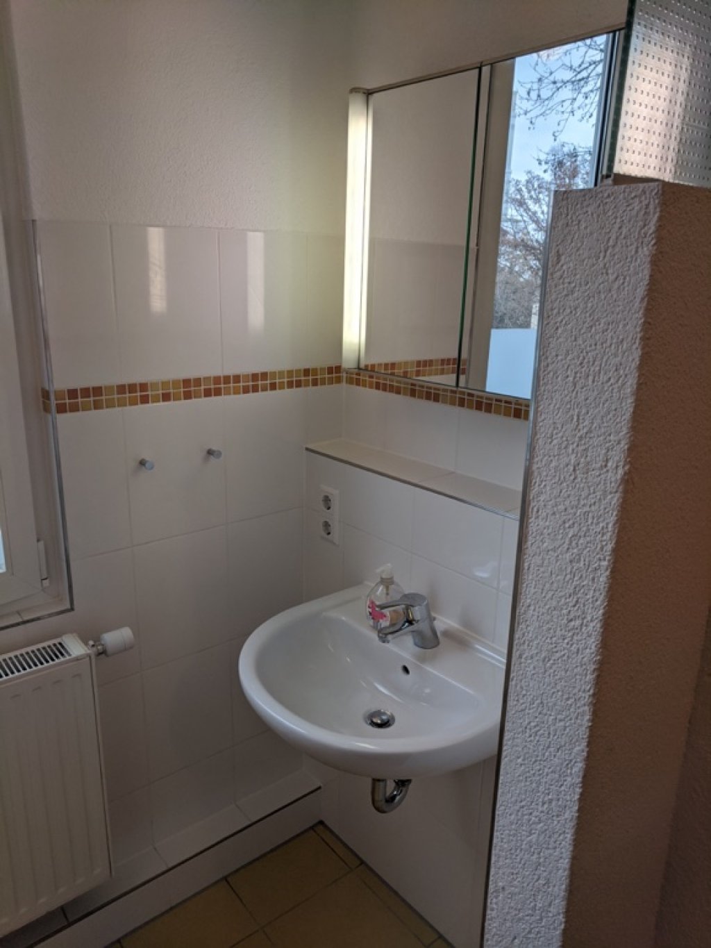Helle 2-Zimmer-Wohnung mit Küche, Stuttgart – von privat – Wohnen im Grünen, in der Stadt! Hochwertig saniert, mit Einbauküche, Echtholzparkett, Tageslichtbad | Hochwertige und umfangreiche Ausstattung – Im Degen 36, 70327 Stuttgart Wangen – Vorschaubild 10