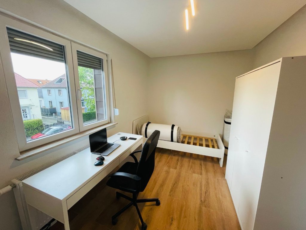 WG-Zimmer Renningen Bahnhofstraße 48 - Möblertes WG-Zimmer