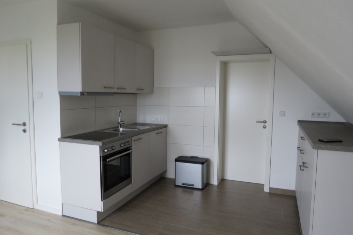 schöne 2 Zimmer-Wohnung mit Ausblick in Garten