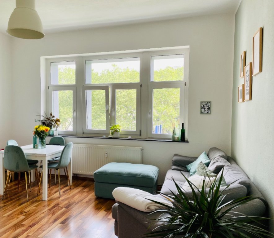 befristet Untermieterin gesucht: 2-Zimmer Wohnung mit Balkon, Köln-Ehrenfeld