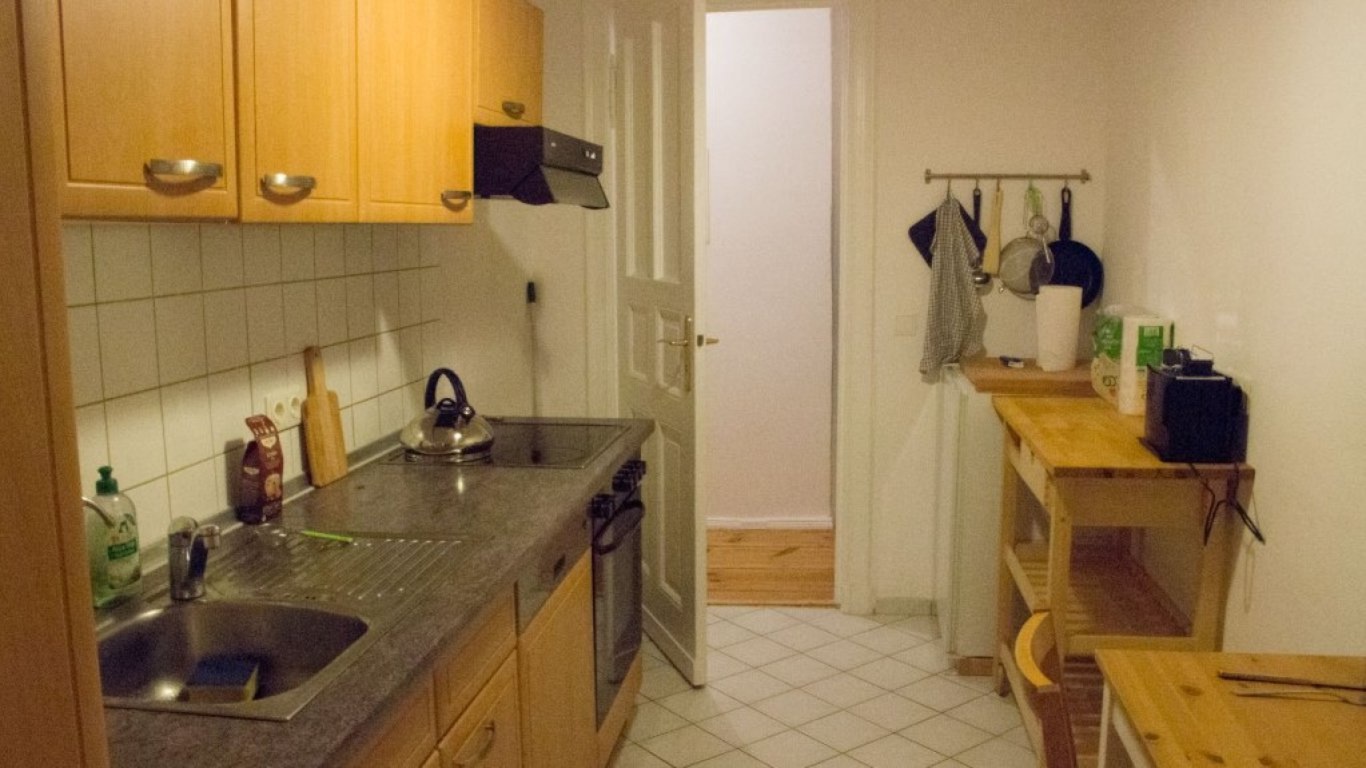 furnished apartment with 2 bright rooms for time rental for one or two years – Siegfriedstr. 15, 12051 Berlin Neukölln – Vorschaubild 9
