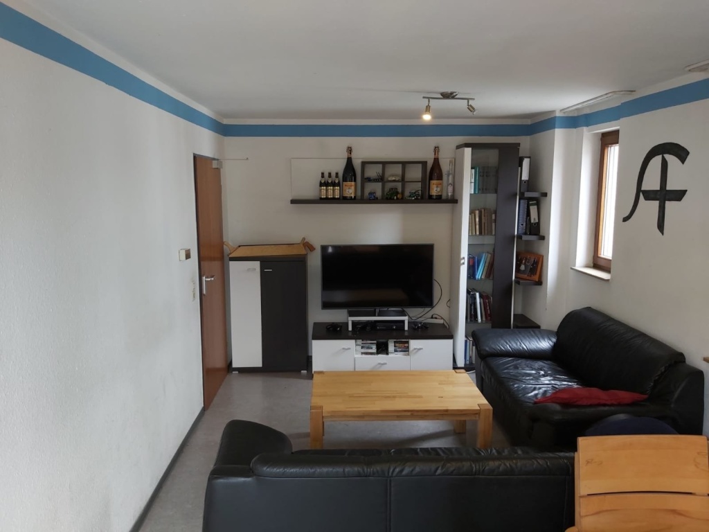 Habitación en WG Plieningen Körschstraße 14 - Unser Fernsehzimmer - Bild 1