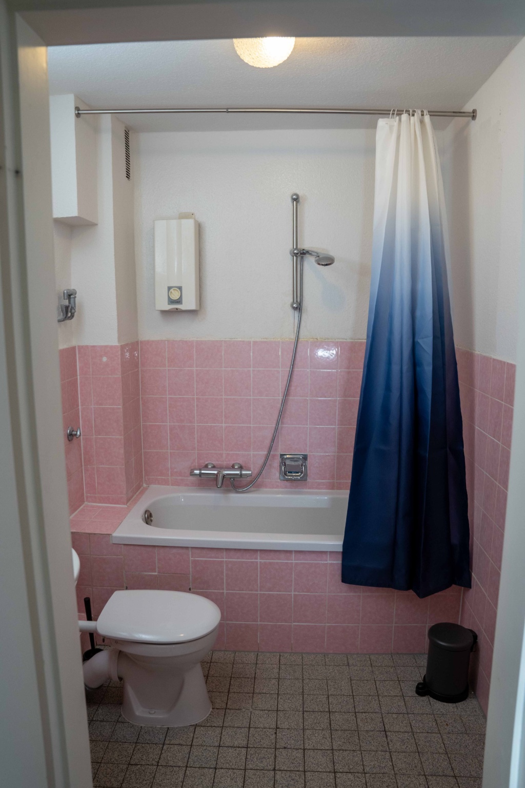 möbliertes Ein Zimmer Apartment mit Balkon in Ehrenfeld – Margaretastraße, 50827 Köln Ossendorf – Vorschaubild 4