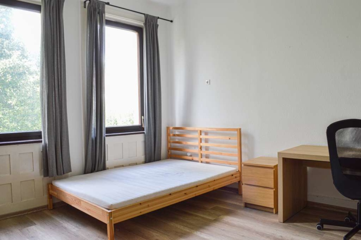 WG-Zimmer Österberg Schwabstraße 16 - Renoviertes Zimmer, Nordlage