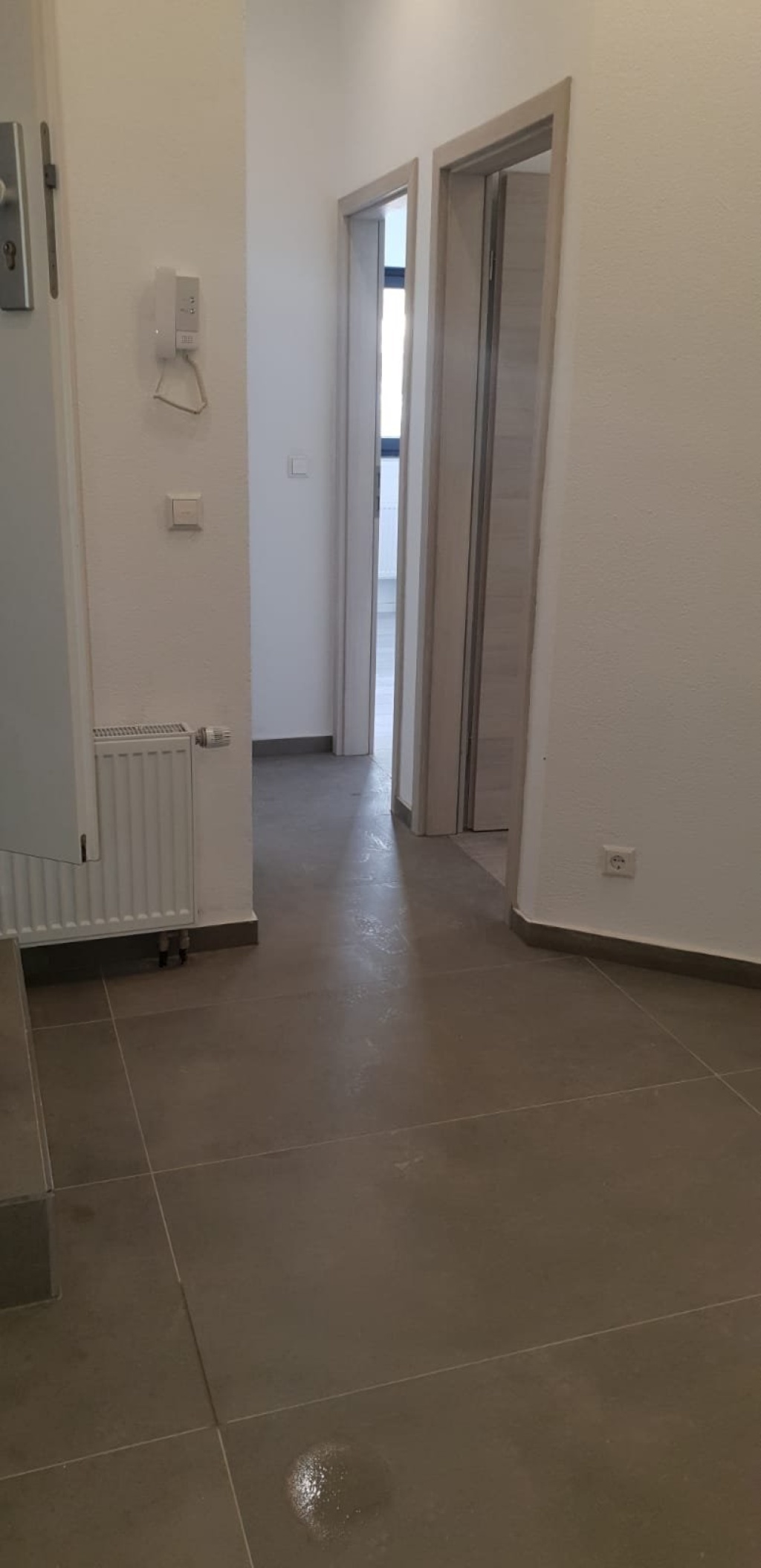 Neuwertige 3-Zimmer Wohnung mit hohen Decken, elektrischen Rolläden, neue Fenstern in S Möhringen – Obere Brandstraße, 70567 Stuttgart Möhringen – Vorschaubild 2