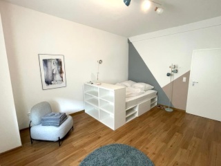 Anzeigenbild: Neu renovierte, voll möblierte  WG-Zimmer in der Fussgängerzone