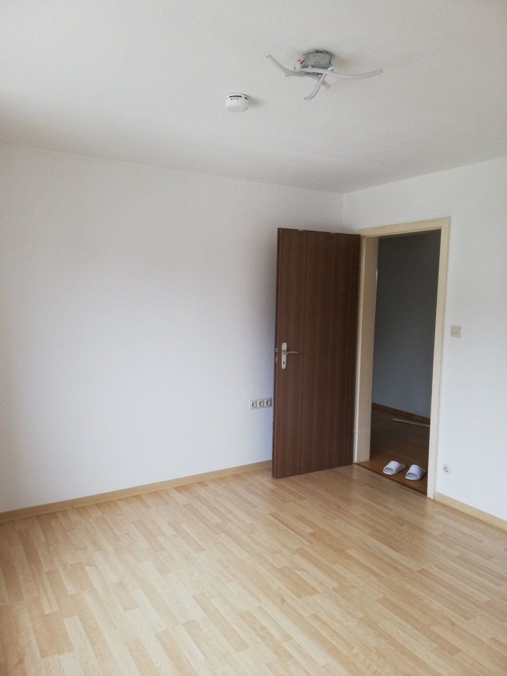 tolles Zimmer in zentral gelegener 2er-WG – Obere Waiblinger Str., 70374 Stuttgart Bad Cannstatt – Vorschaubild 3