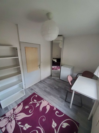 Anzeigenbild: WG Zimmer direkt am Bahnhof an Berufstätige Frau