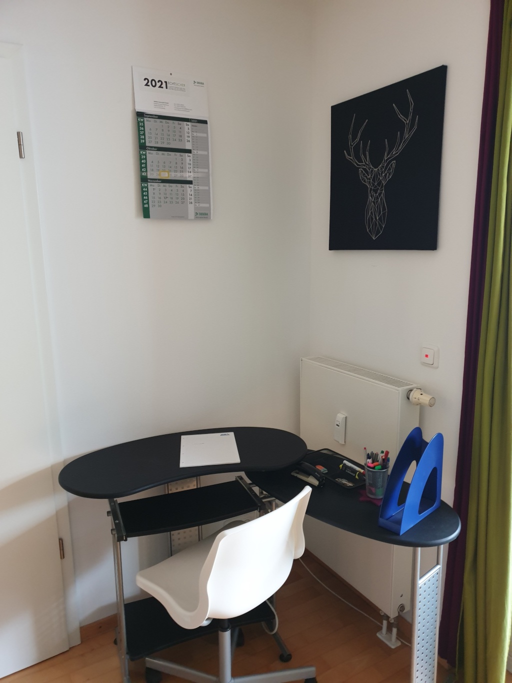 Beste Mitte-Lage, voll möbliert, separates Schlafzimmer und Küche – Hessische Str. 5, 10115 Berlin Mitte – Vorschaubild 6