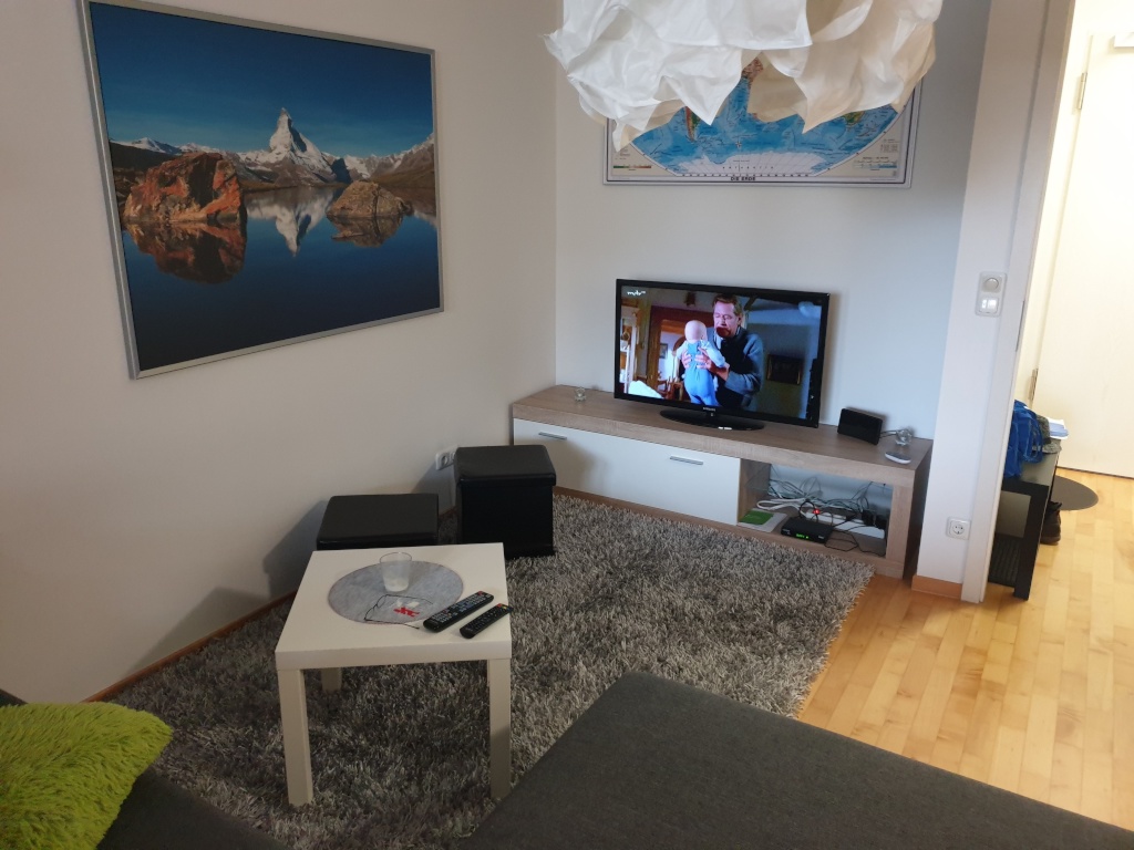 Beste Mitte-Lage, voll möbliert, separates Schlafzimmer und Küche – Hessische Str. 5, 10115 Berlin Mitte – Vorschaubild 2
