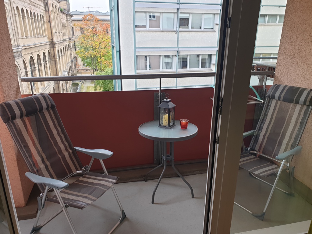 Beste Mitte-Lage, voll möbliert, separates Schlafzimmer und Küche – Hessische Str. 5, 10115 Berlin Mitte – Vorschaubild 3