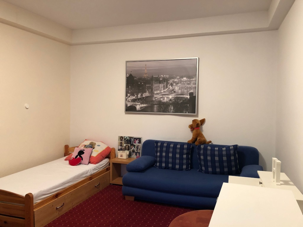 Zimmer 1 Jahr Untermiete teilmöbliert *Verlängerung möglich* – Foto 2