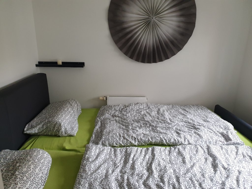 Beste Mitte-Lage, voll möbliert, separates Schlafzimmer und Küche – Hessische Str. 5, 10115 Berlin Mitte – Vorschaubild 4