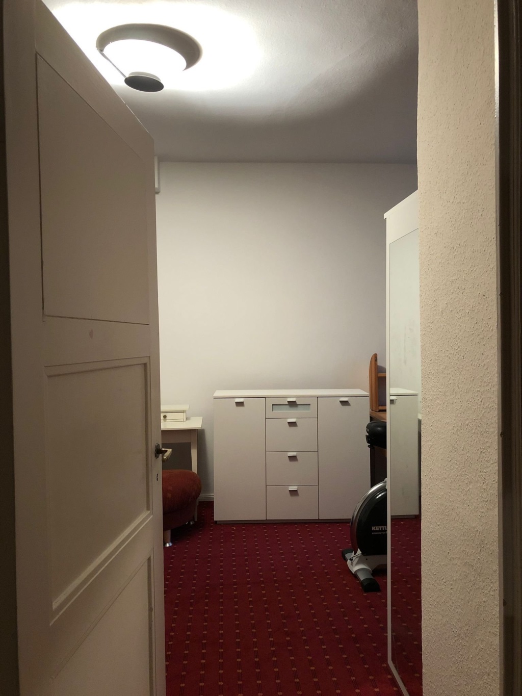 Zimmer 1 Jahr Untermiete teilmöbliert *Verlängerung möglich* – Foto 3