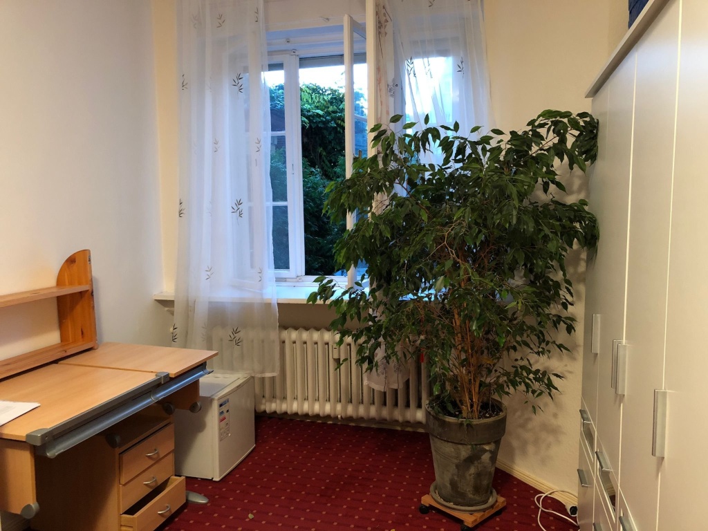 Zimmer 1 Jahr Untermiete teilmöbliert *Verlängerung möglich* – Foto 6