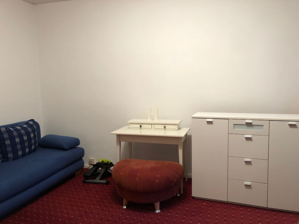 Zimmer 1 Jahr Untermiete teilmöbliert *Verlängerung möglich* – Foto 4